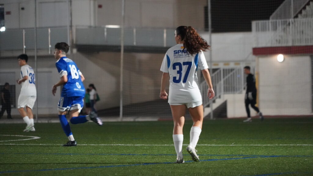Regina Campa with Spain Rush SPF - Academy Game with the boys team