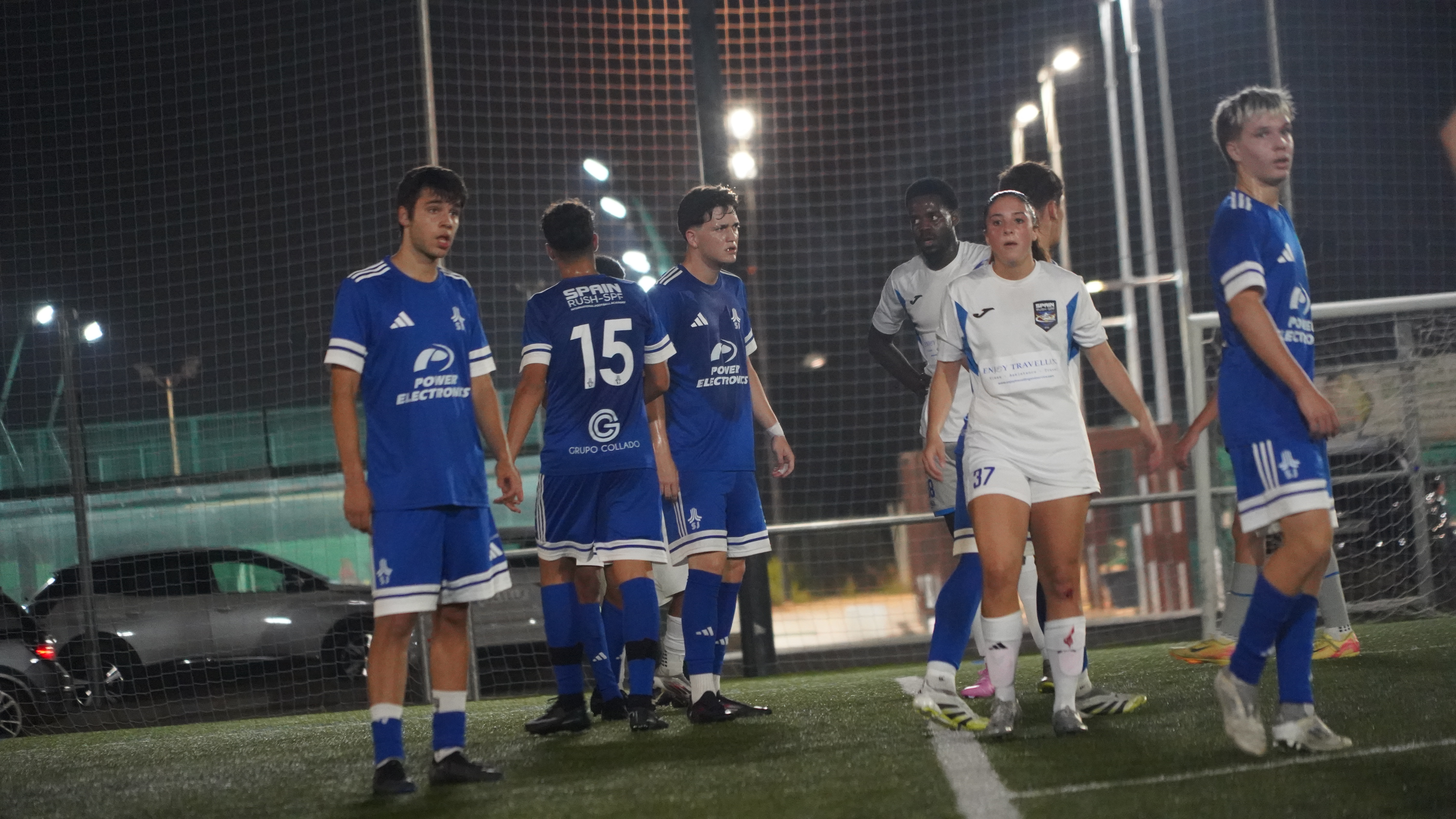 Regina Campa with Spain Rush SPF - Academy Game with the boys team